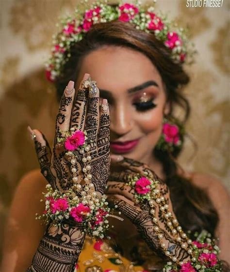 6_Trend of Mehndi Designs with Outline