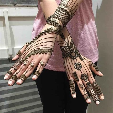 12_70 Gorgeous Back Hand Mehndi Designs That Stole Our Hearts  Pyaari