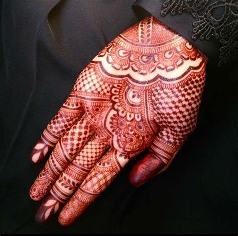 9_Top 25 Latest Diwali Mehndi Designs to Embrace the Festival