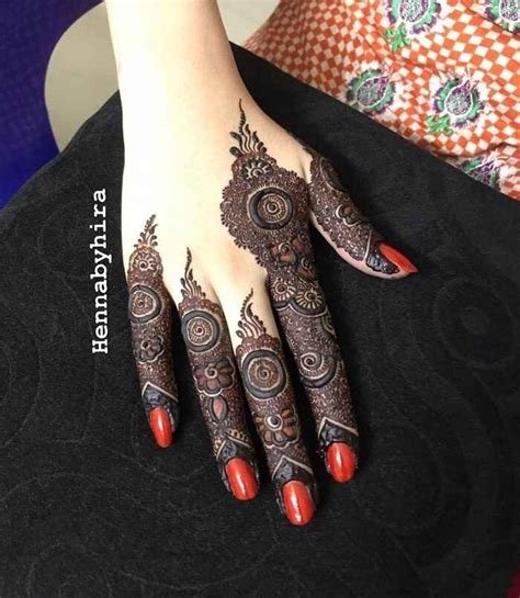 14_51 Impressive Diwali Mehndi Designs For Newlywed Brides Celebrating