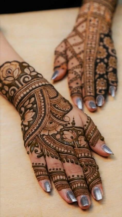 2_41 Dubai Mehndi Designs That Will Leave You Captivated