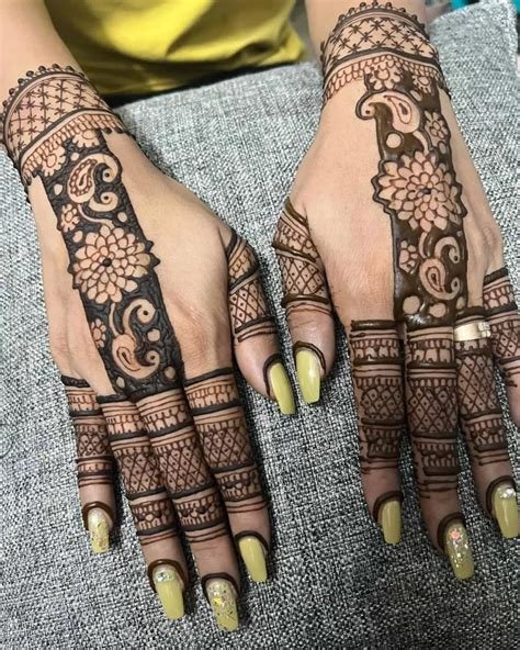 11_Bridal Mehndi Designs  9 Most Adorable Mehndi Design To Try