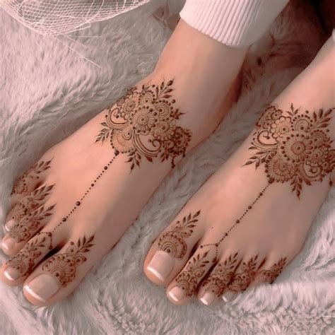 15_9 Most Stylish Foot Mehndi Designs to Apply