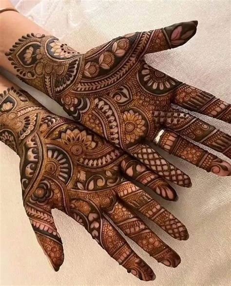 1_25 New Diwali Mehndi Designs Adorn Your Hands with Elegance