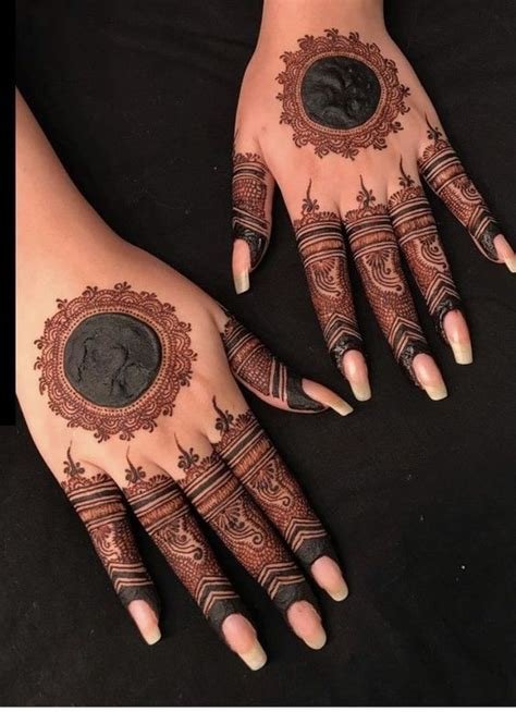 9_12 Stunning Bracelet Mehndi Design That Are Simple Quick and