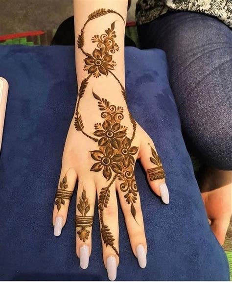 1_Henna Designer Oman  Perfect place for henna and mehandi art