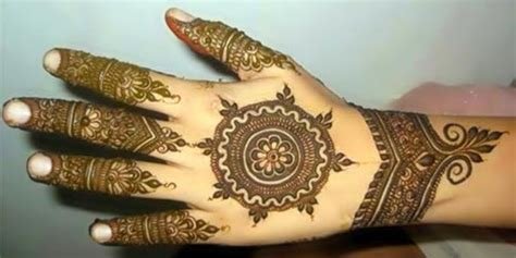 7_Omani Henna Designs for Hands Bridal Mehndi Facebook Pics