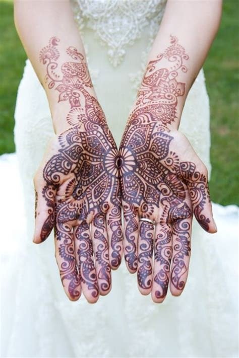 5_80 Beautiful Simple Mehndi Designs for festive look  CGfrog