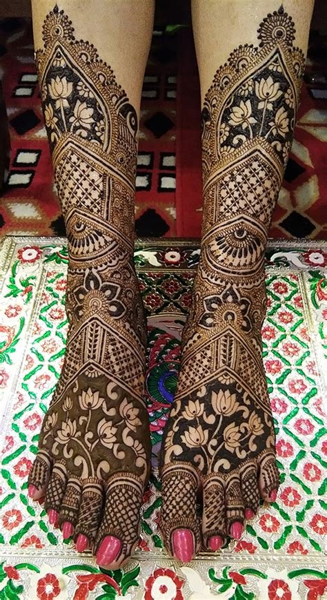 15_12 Dulhan Mehndi Design for Hands  Legs to Complete Bridal Look 2021