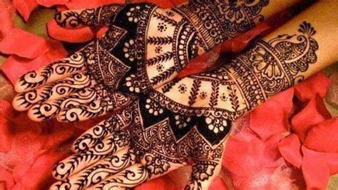 4_Bridal Mehndi Designs in Hindi  Hatho aur Pairo Ko Sajaye