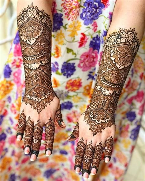 6_Full Hand Best Mehndi Designs for Wedding  Crayon