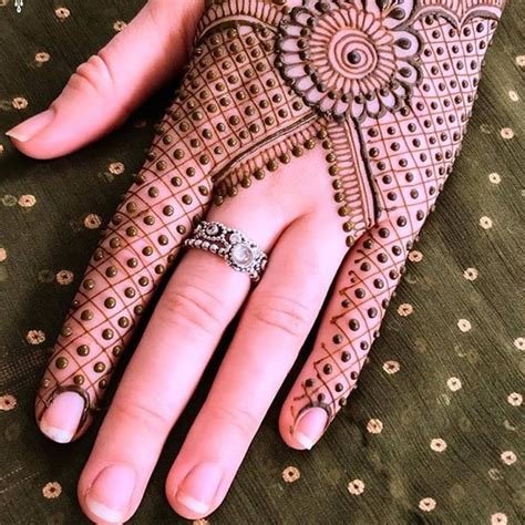 8_Best  latest mehndi Dizain Collection Images to try in 2020  Weddingbels