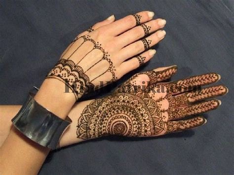 12_31 DropDead Stunning Dulhan Mehndi Designs for Hands  Legs