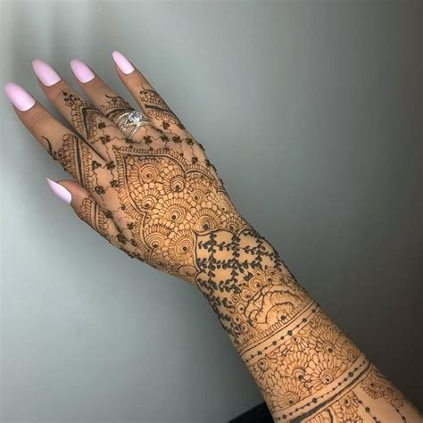4_The Most Unique and Stunning Bridal Mehndi Designs 2019