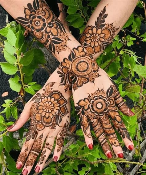 12_Discover 84 easy cute mehndi designs latest  seveneduvn