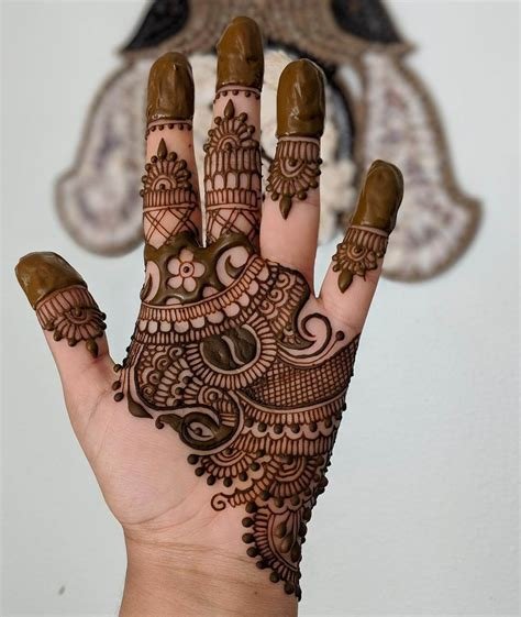 14_29 Remarkable Peacock Mehndi Designs for the Brides of Today