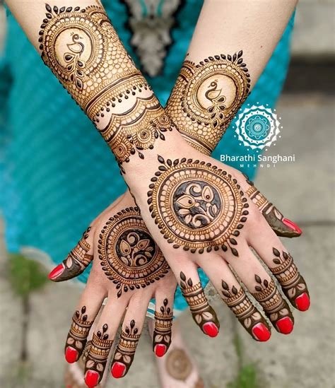 15_Simple Peacock Design Mehndi You Will Fall In Love With