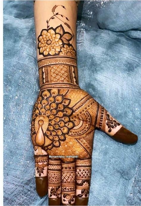 9_29 Remarkable Peacock Mehndi Designs for the Brides of Today