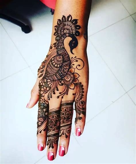 3_Gorgeous Peacock Mehndi Design  Simple Craft Idea