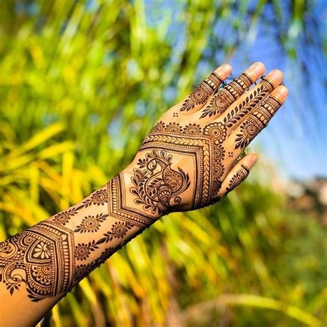 15_29 Remarkable Peacock Mehndi Designs for the Brides of Today