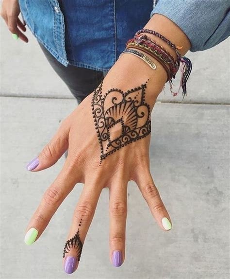 4_125 Front Hand Mehndi Design Ideas To Fall In Love With  Wedbook