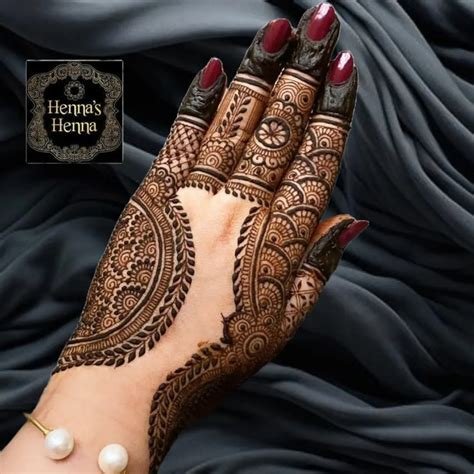 5_80 Beautiful Simple Mehndi Designs for festive look  CGfrog