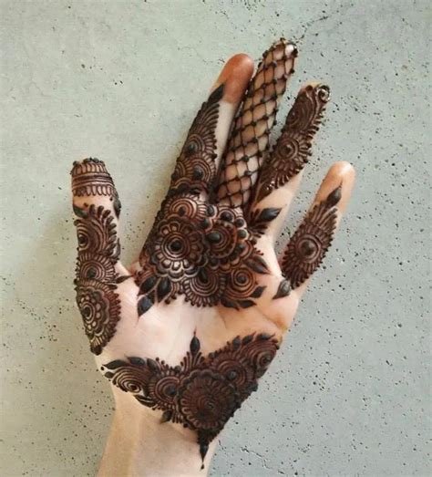 14_Simple and Plain Mehndi Design Ideas for Your Hands