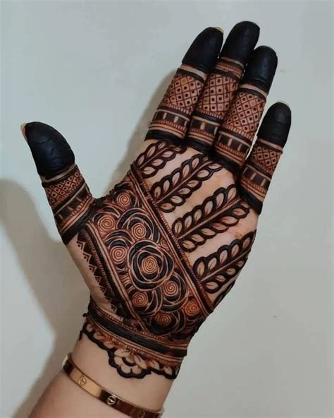 6_50 Simple Mehndi Designs For Front Hand 2021
