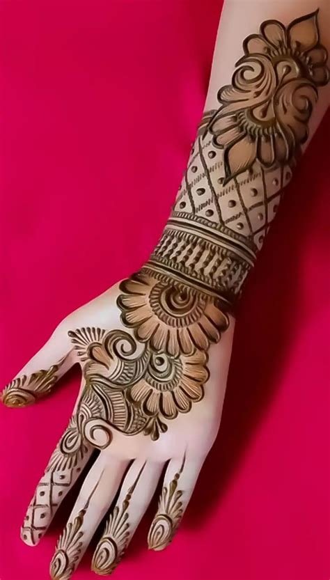 7_Simple and Plain Mehndi Design Ideas for Your Hands