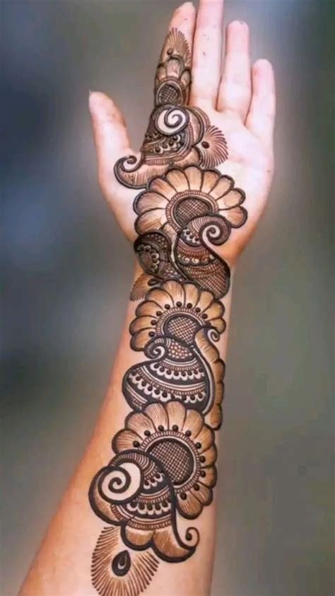 8_Simple and Plain Mehndi Design Ideas for Your Hands