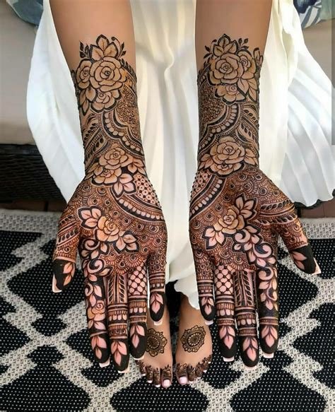 10_70 Gorgeous Back Hand Mehndi Designs That Stole Our Hearts  Pyaari