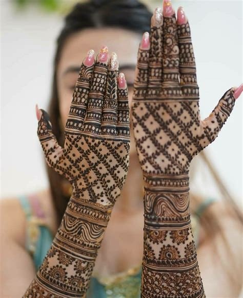 13_Rajasthani Bridal Mehndi Designs For Full Hands