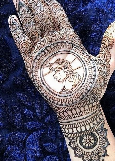 8_Celebrate Raksha Bandhan In Style With These Beautiful Mehndi Designs