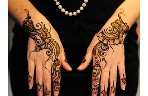 7_30 Latest Eid Mehndi Designs to Embrace Ramzan in 2023