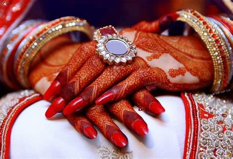 2_Top 10 Fabulous and Easy Black and Red Mehendi designs