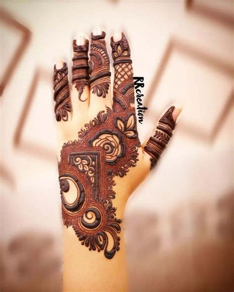 10_10 Latest Red and Black Mehndi Designs For You