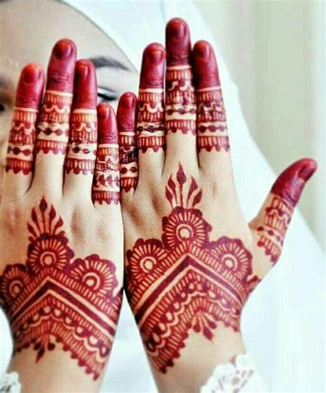 8_10 Latest Red and Black Mehndi Designs For You