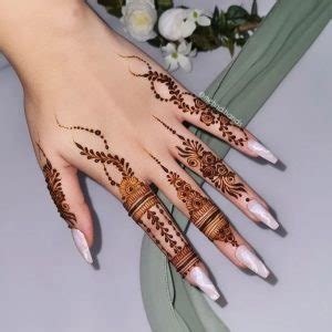 6_70 Gorgeous Back Hand Mehndi Designs That Stole Our Hearts  Pyaari