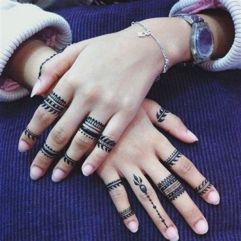 12_20 Beautiful Bracelet Mehendi Designs for Wedding Parties and Festivals