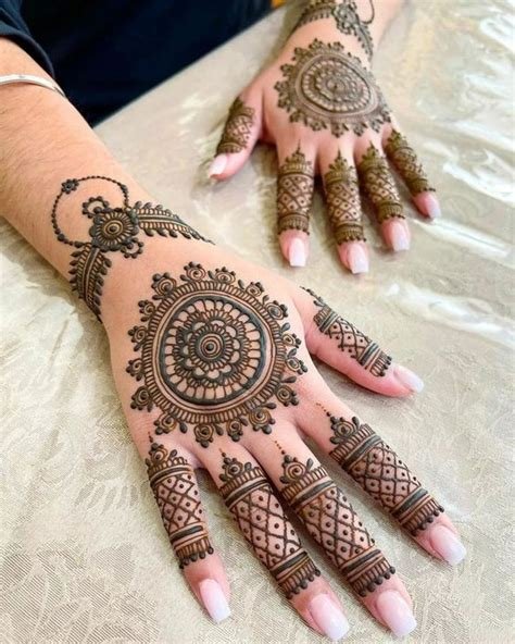 10_Unique 21 Ring Ceremony Mehndi Design for Engagement Bride