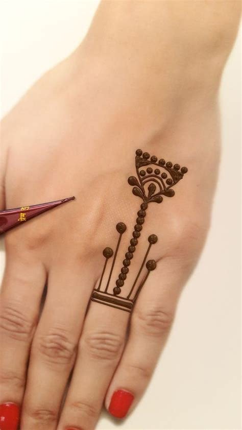 12_30 Stylish and Elegant Finger Mehndi Designs  Tikli