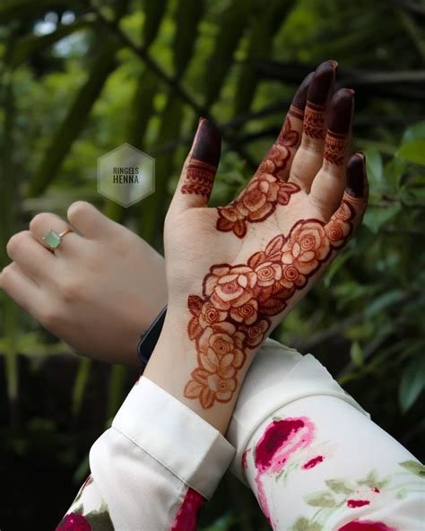 13_31 Unique And Beautiful Rose Mehndi Designs For DDay