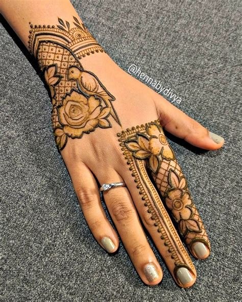 7_31 Unique And Beautiful Rose Mehndi Designs For DDay