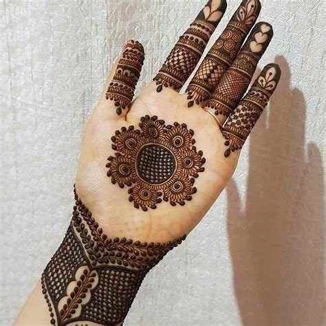 8_Round Mehndi Designs 26 Easy Circle Shape Mehandi Design for Brides