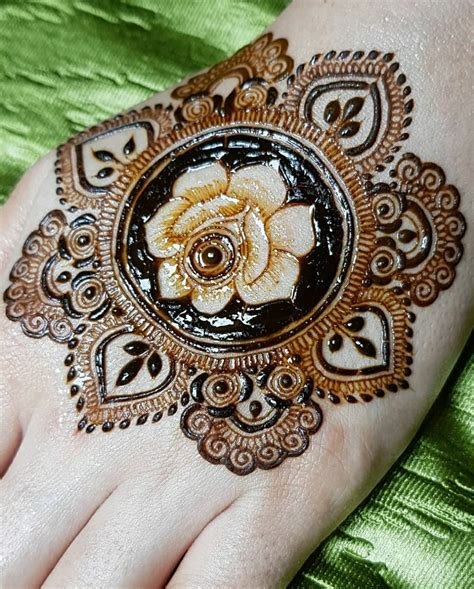 14_Round Mehndi Designs for hands You Should Definitely Try In 2020