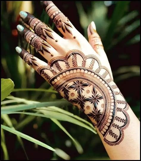 5_61 Best Royal Mehndi Designs For Front Hand And Back Hand  Fabbon