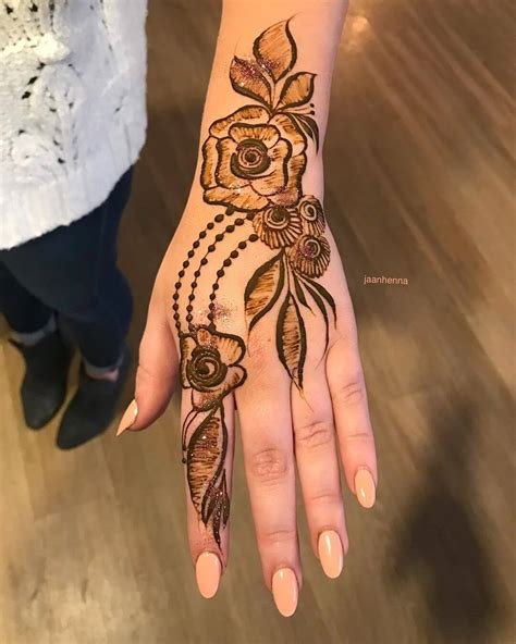 6_25 Arabic Mehendi Designs For Women Who Want Something Unique