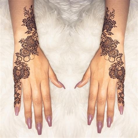 14_Short Mehndi Design Ideas That Will Make You the Star of the Show