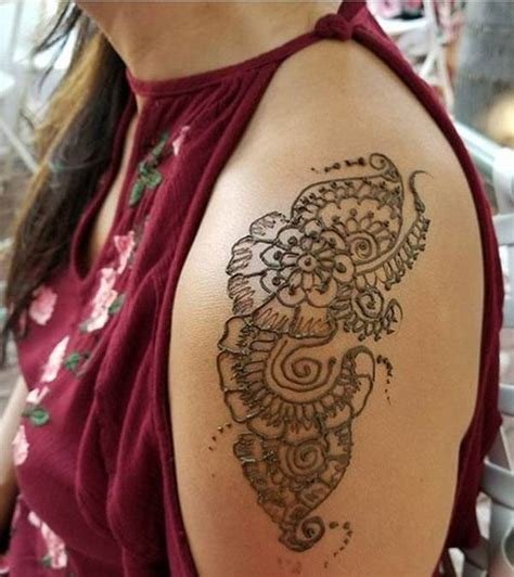 11_Cool Mehendi design for shoulder by Mehndi Design