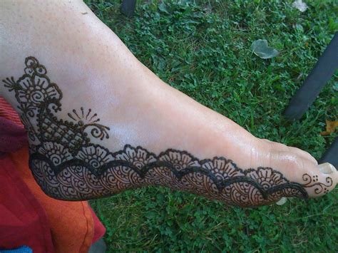 10_21 Simple Foot Mehndi Design That Are Perfect For BridesToBe